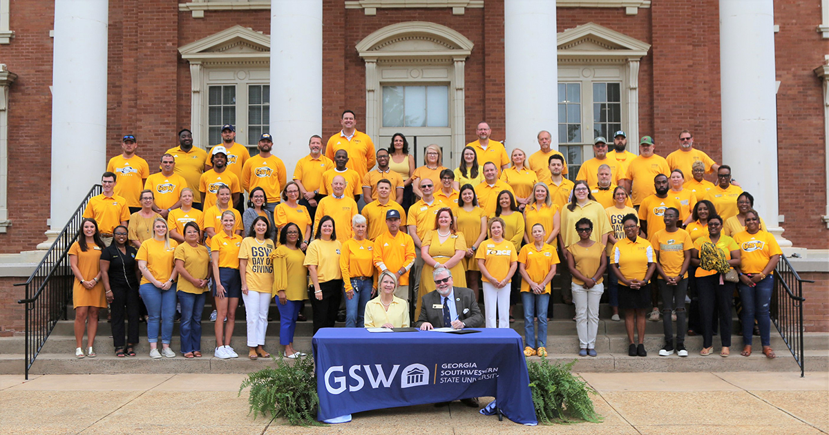 GSW Faculty and Staff gather for proclamation